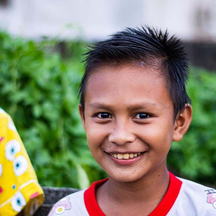 Arjun Rao, Client Relations Director, discussing corporate gifting strategy with business clients